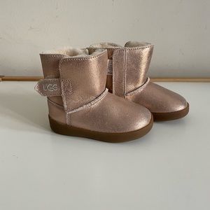 NWOT Ugg toddler girl boots - rose gold